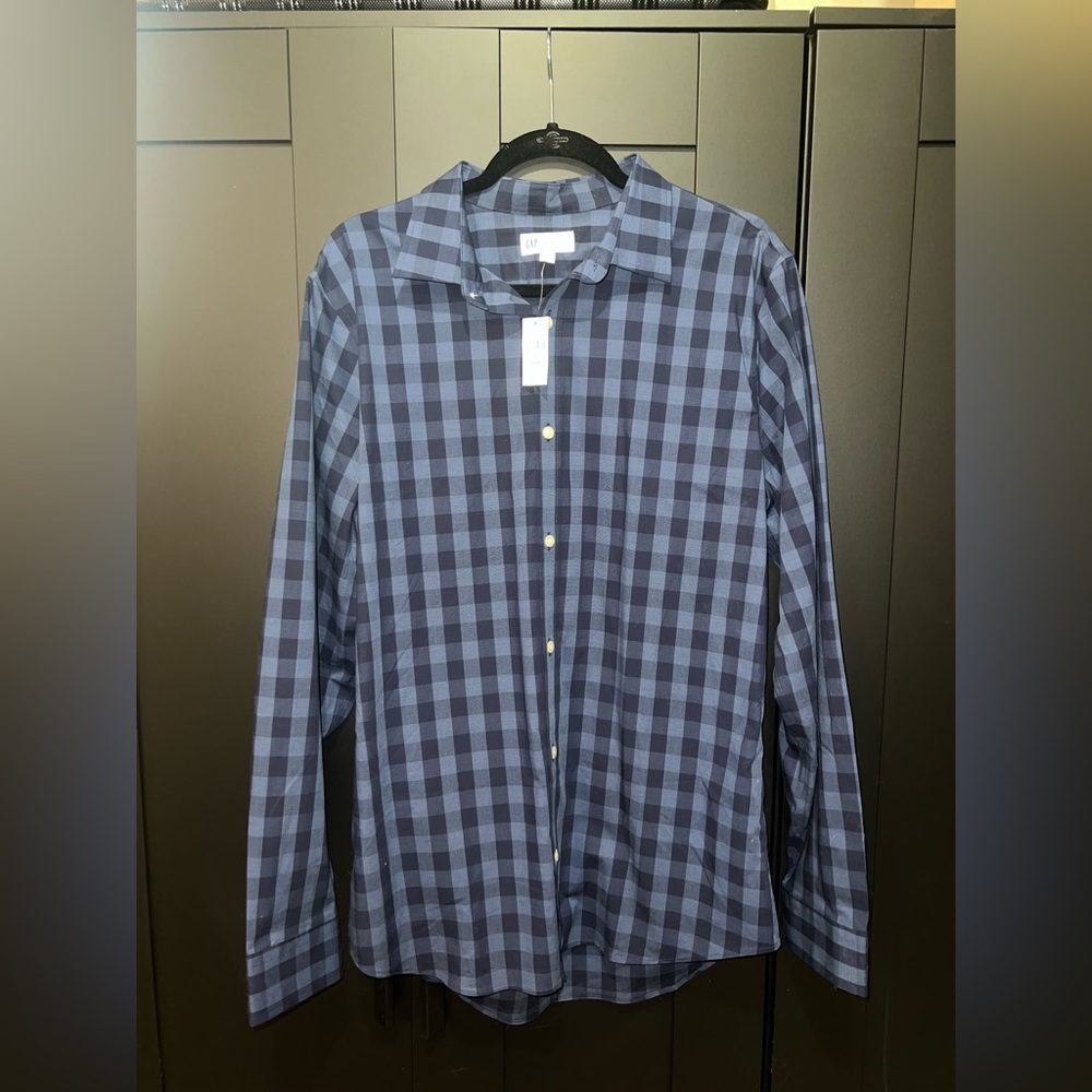 Men’s NWT GAP dress shirt